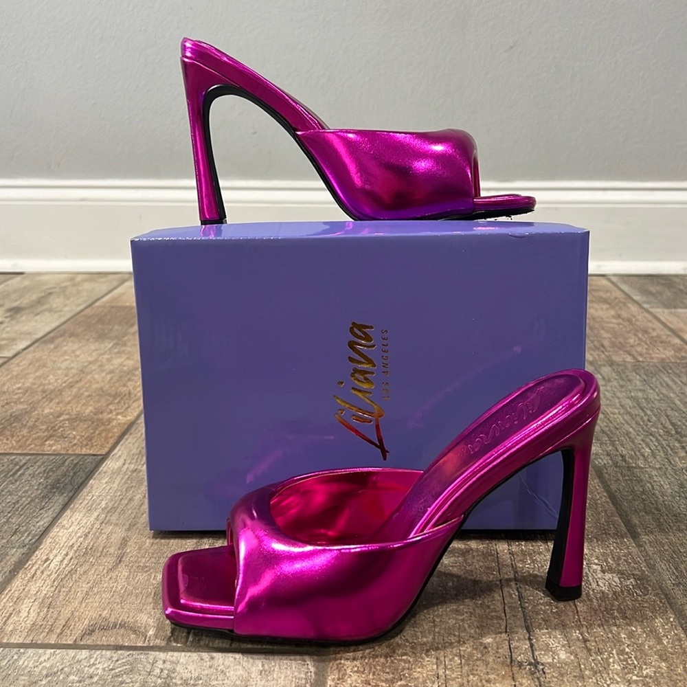 Liliana “Sasha-7” Metallic Fuchsia Heels size 9